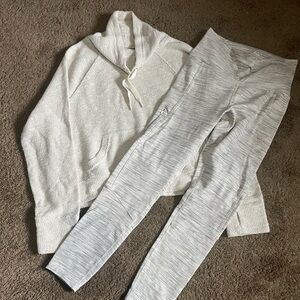 Aerie Textured White Knit Top with Calia textured leggings size M